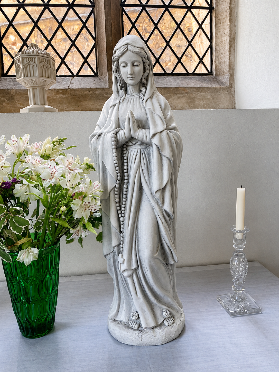 Resin Garden Statue Religious Ornament – Weatherproof Outdoor Décor