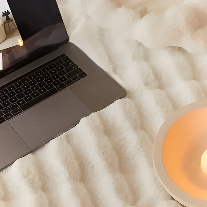 Lightweight All-Season Blanket | Soft Plush Design for Year-Round Comfort