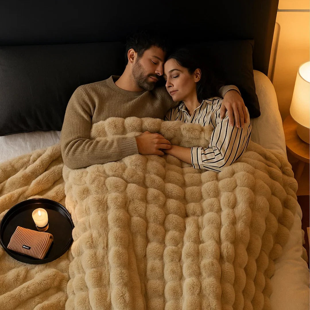 Lightweight All-Season Blanket | Soft Plush Design for Year-Round Comfort
