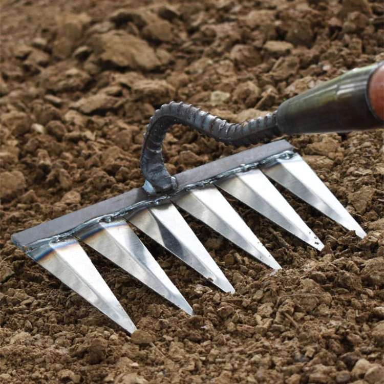 Steel Garden Rake with Deep Root Extraction – LawnLiberator