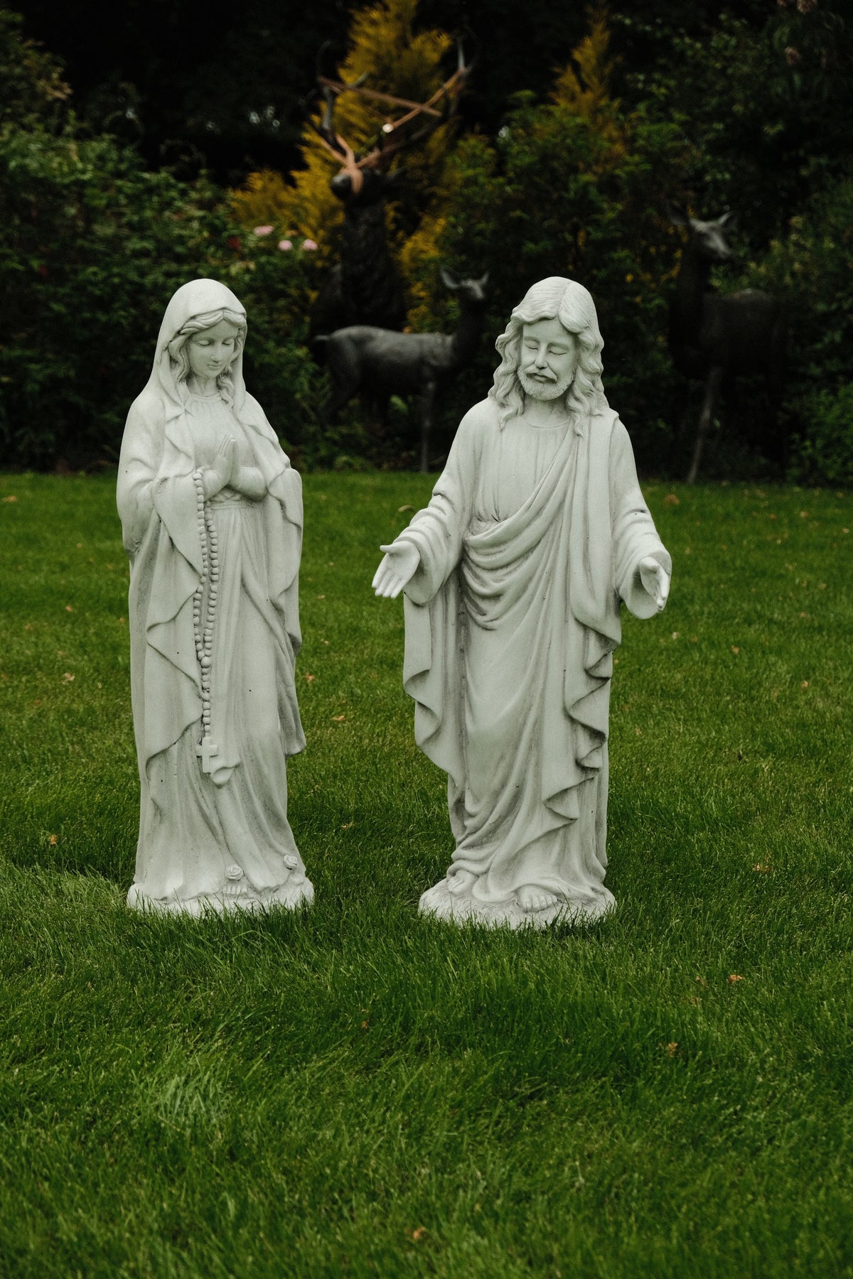 Resin Garden Statue Religious Ornament – Weatherproof Outdoor Décor
