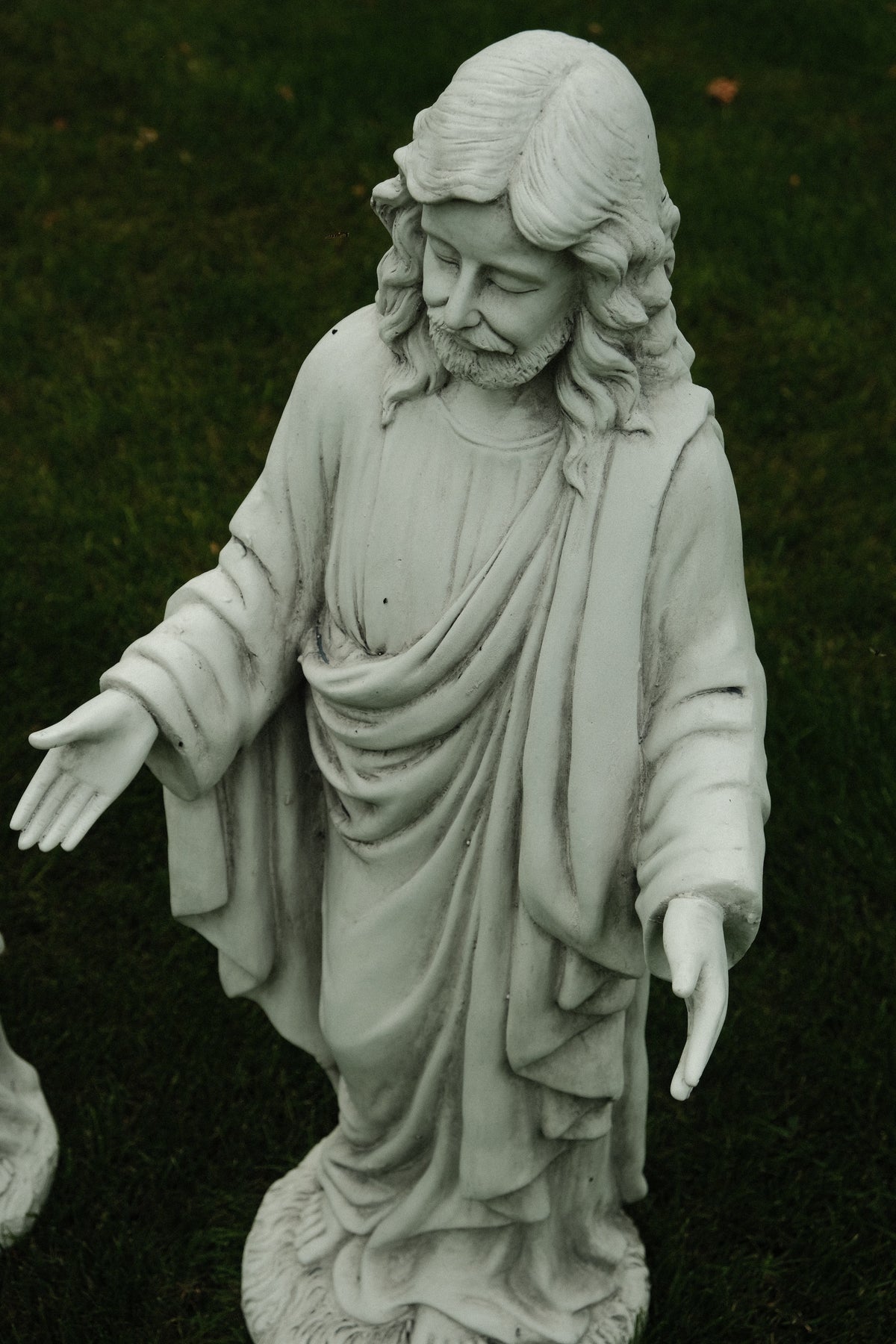 Resin Garden Statue Religious Ornament – Weatherproof Outdoor Décor