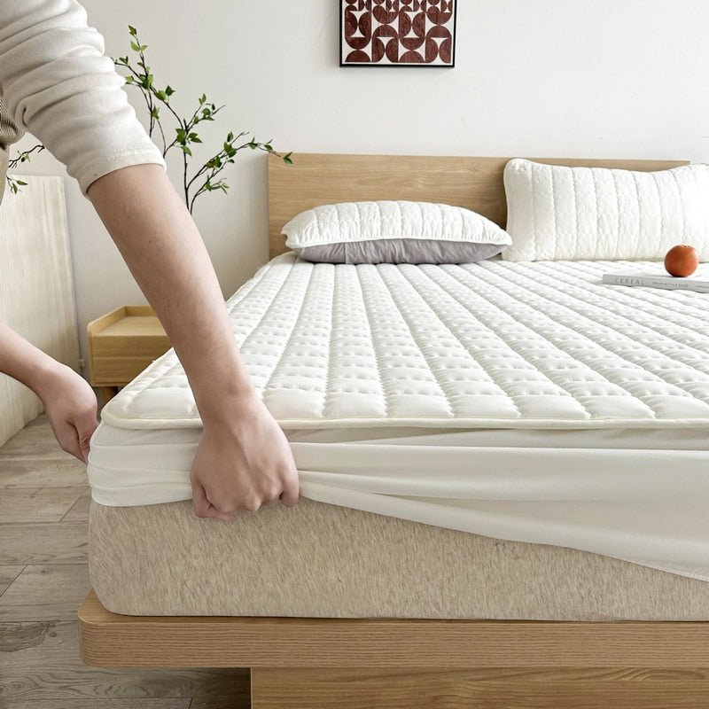 Waterproof Mattress Protector – Breathable Polyester Cover