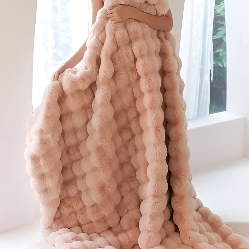 Lightweight All-Season Blanket | Soft Plush Design for Year-Round Comfort